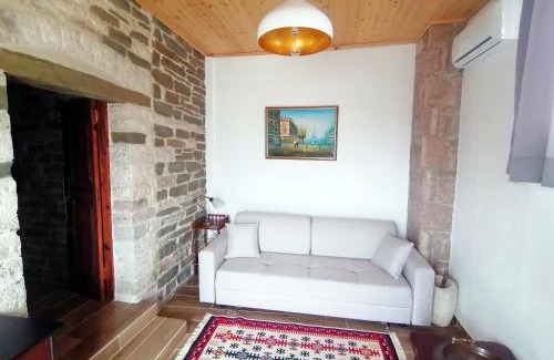 Gjirokaster House | Guest House Muli