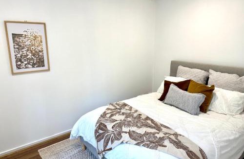 Blackburn South Apartment | Guest house on the park