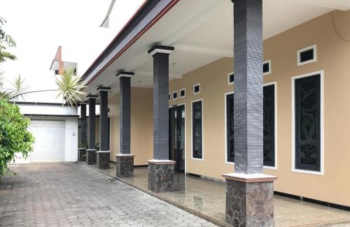 Malang Hotel | Guest House Shafira Syariah RedPartner