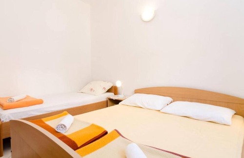 Sobra House | Guest House Sobra 38 - Double Room with Balcony and External Bathroom 5