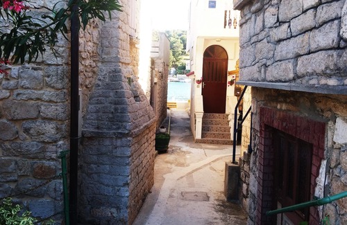 Prvic Luka House | Guest house Tonka- kuca za odmor Tonka na prekrasnom otoku