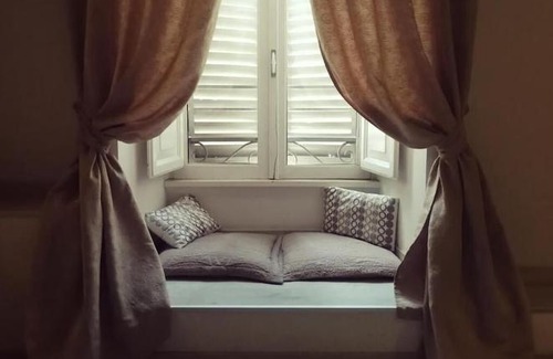 Monti House | Guest House Urbana