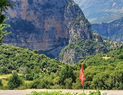 Jala House | Guest House Vatra