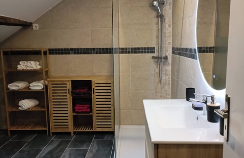 Montreux-Chateau Bed & Breakfast | Guest house with sauna and jacuzzi