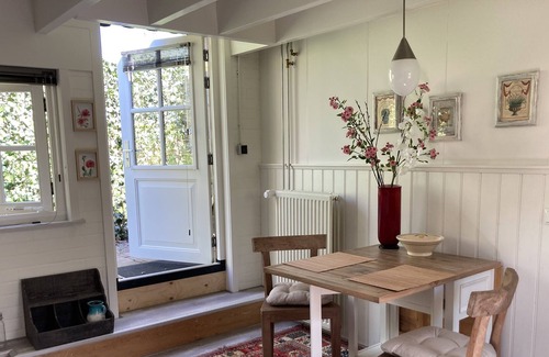 Schoorl Apartment | Guest house with terrace, beach and sea 300 meters from the Schoorl dunes