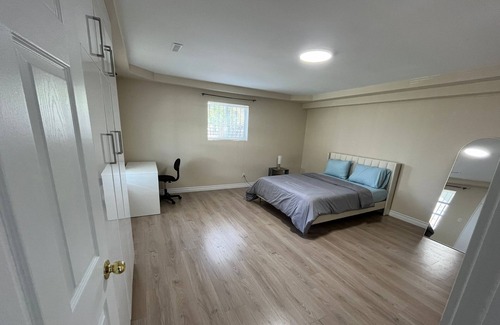 Fleetwood House | Guest Suite 3 Bedroom and 1 Bathroom
