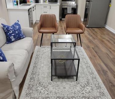 Whitby Apartment | Guest Suite in Whitby