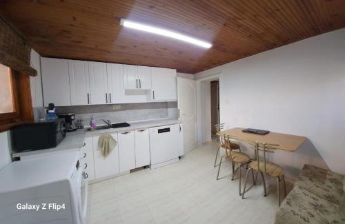 Petrich Apartment | Guest Suite SUZY