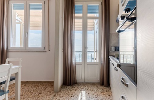 Aci Trezza Apartment | GuestHost - Aci Castello: Sea, Sun, Serenity