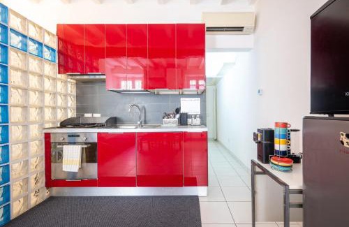 Parma City Centre Apartment | GuestHost - Bright and Central Apartment in Parma