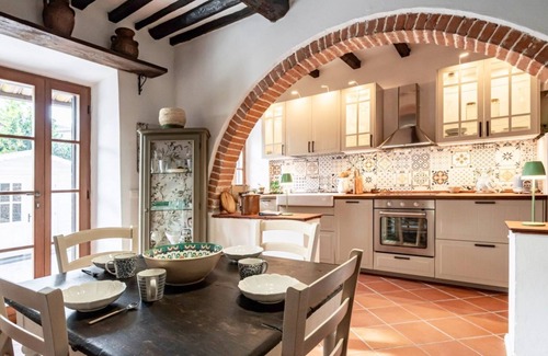Ortonovo Apartment | GuestHost - The House of Five Moons-Quiet Escape