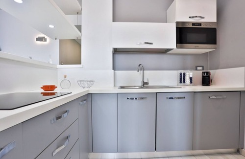 Naples Apartment | GuestHost - Vento di Mare House