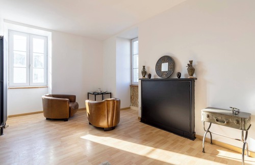 Guilvinec Bed & Breakfast | Guesthouse 'Chambre Kergoz' with Shared Garden and Wi-Fi