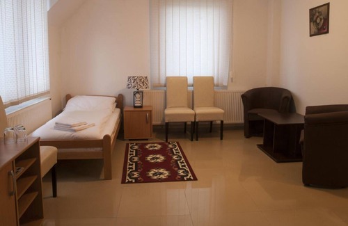 Stubline House | Guesthouse Royal II
