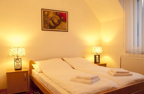 Stubline House | Guesthouse Royal II