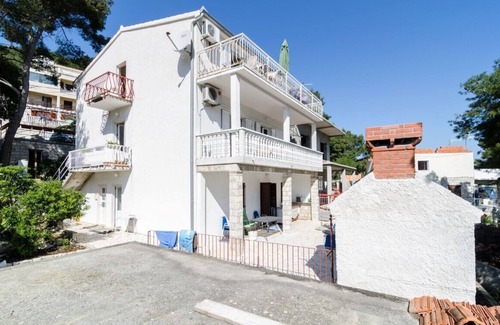 Sobra Apartment | #GUESTHOUSESOBRA Standard room in Sobra S3