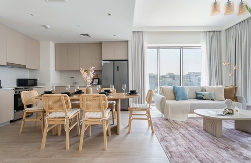 Dubai Apartment | GuestReady - Coastal Style l 2Bed l Lagoon Escape