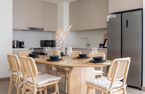Dubai Apartment | GuestReady - Coastal Style l 2Bed l Lagoon Escape