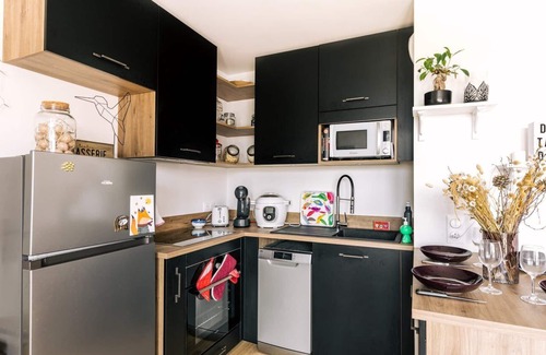 Villepinte Apartment | GuestReady - Cozy 2BR Apartment w/ Balcony near Vert Galant Station
