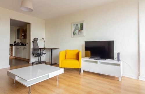 Ballsbridge Apartment | GuestReady - Luminous Elegance in Barrow Street