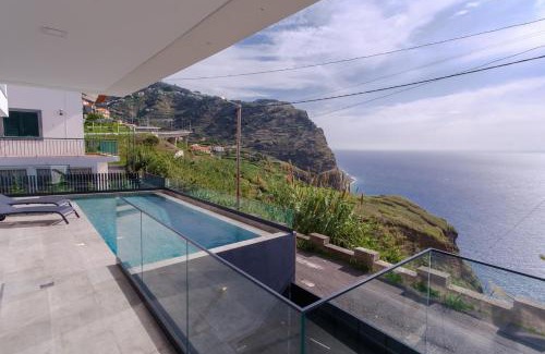Campanario Apartment | GuestReady - Madeiran oasis with ocean view