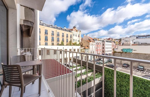 Misericordia Apartment | GuestReady - Midcentury Studio with Balcony in Santos 201