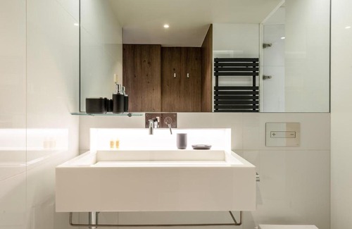 Misericordia Apartment | GuestReady - Midcentury Studio with Balcony in Santos 201