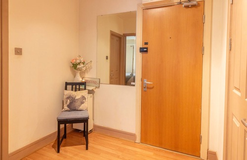 Grand Canal Dock Apartment | GuestReady - Modern Apartment on Dockmill