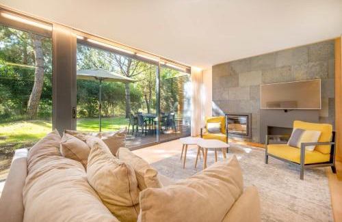 Carvalhal House | GuestReady - Paradisiac Villa in Tróia