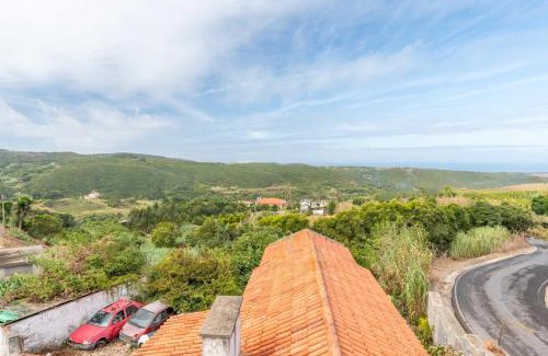 Almocageme House | GuestReady - Romantic nook in Adraga