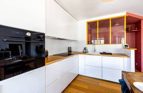 Combat Apartment | GuestReady - Slow living near the park