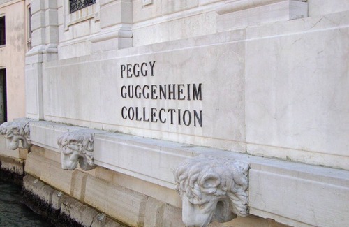 Dorsoduro Apartment | GUGGENHEIM museum, cool, 4pax, wifi, aircnd