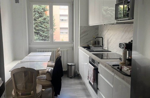 Perrache Apartment | "Guillaume Cityscape" - 4-room apartment