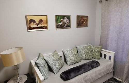 Kenridge Apartment | Guinea Fowl Self Catering