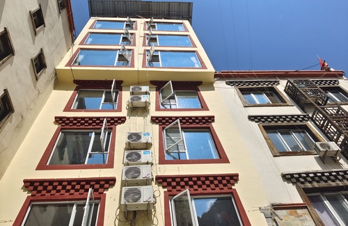 Li County Hotel | Gujianli Hotel