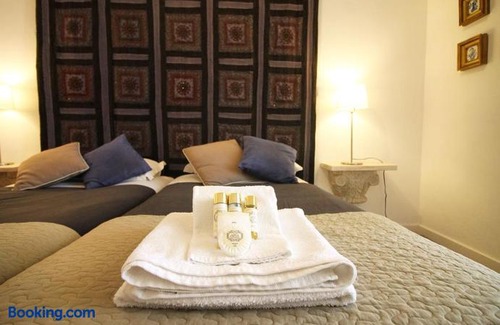 Lisbon Old Town Apartment | Gulbenkian Gardens Apartments