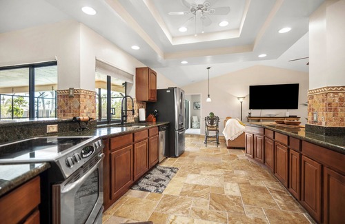 Caloosahatchee House | Gulf Access with Heated Pool & Spa, 2x Kings Beds & Fully Stocked Kitchen
