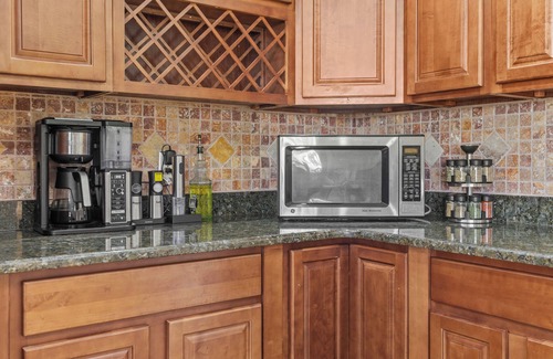 Caloosahatchee House | Gulf Access with Heated Pool & Spa, 2x Kings Beds & Fully Stocked Kitchen