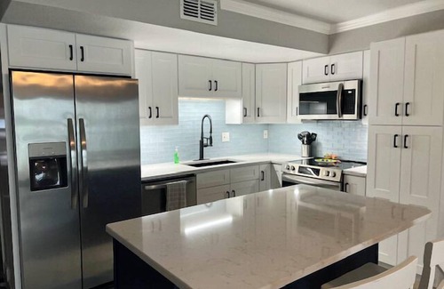 Englewood Condo | Gulf beach and pool, close to dining and entertainment, overlooking beautiful Lemon Bay