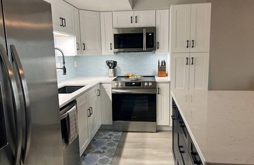 Englewood Condo | Gulf beach and pool, close to dining and entertainment, overlooking beautiful Lemon Bay
