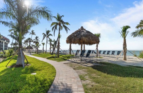 Sanibel Condo | Gulf-Front Grandeur Awaits. Breathtaking Views & Spacious Comfort