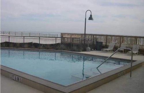 Ono Island Condo | Gulf Front Ocean Breeze West 106