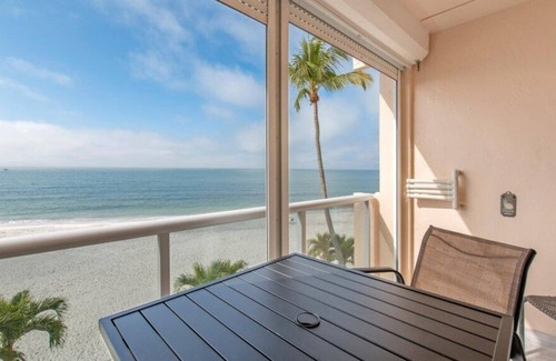 South Island Condo | Gulf front - WIFI - Amazing views - Modern Furnishings - Leonardo Arms