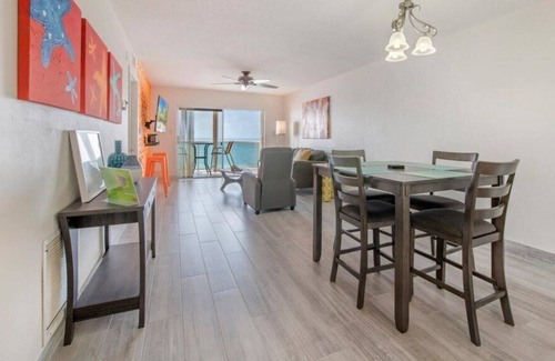 South Island Condo | Gulf front - WIFI - Amazing views - Modern Furnishings - Leonardo Arms