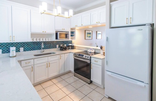 Gulf Place Condo | Gulf Place - Namastay 30A Stylish condo with deeded beach access!