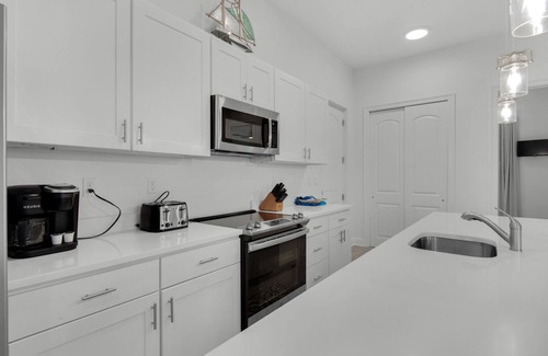 Gulf Place Condo | Gulf Place Top Floor Corner Balcony with Ocean View