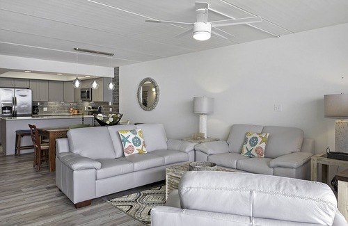 Port Aransas Condo | Gulf Shores 503: Fifth Floor Beach view renovated 2 Bedroom 2 Bathroom Condo
