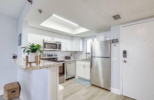 Hudson Condo | Gulf-View Condo in Hudson: Perfect for Snowbirds!