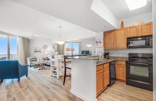 Fort Walton Beach - Destin Condo | 🌞Gulf View~HUGE Lagoon Pool~Whirlpool~Palms Resort #21204 Jr 2BR