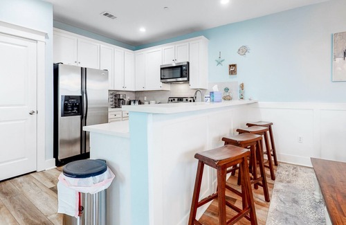 Red Fish Cove Condo | Gulf-view Pointe West condo with pools, hot tubs, central AC & washer/dryer